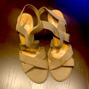 NWOT - Susina faux suede sandals
